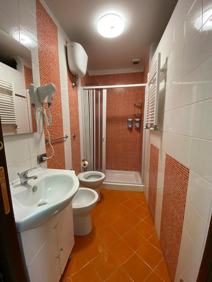 فندق Falu Napoli Centro Camera Con Cucina E Bagno Privato المظهر الخارجي الصورة