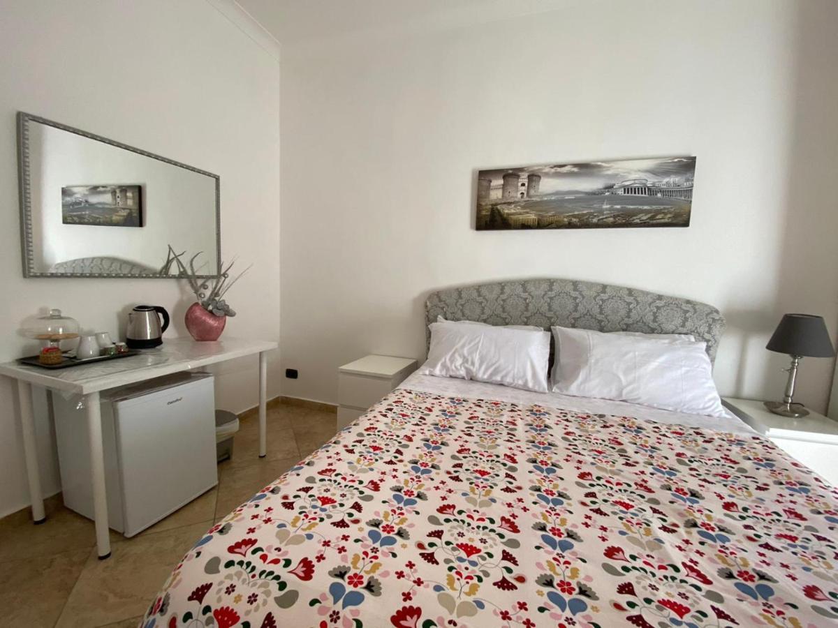 فندق Falu Napoli Centro Camera Con Cucina E Bagno Privato المظهر الخارجي الصورة
