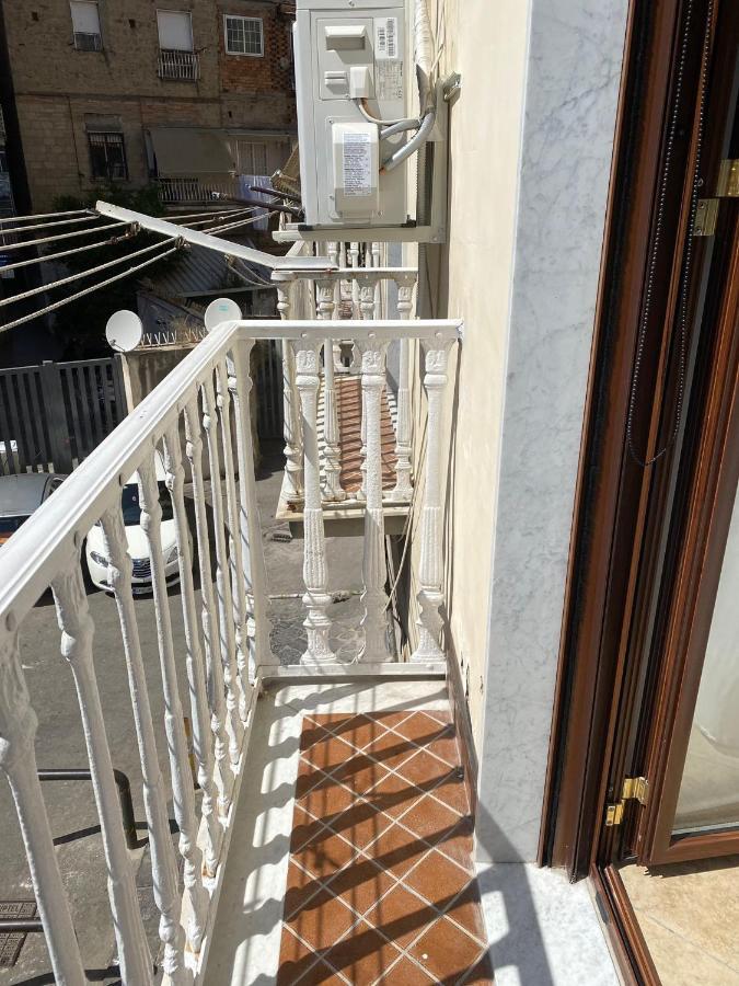 فندق Falu Napoli Centro Camera Con Cucina E Bagno Privato المظهر الخارجي الصورة
