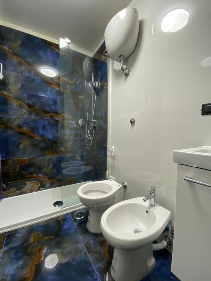 فندق Falu Napoli Centro Camera Con Cucina E Bagno Privato المظهر الخارجي الصورة