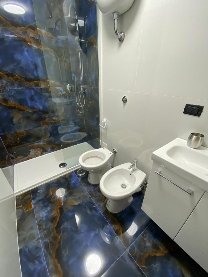 فندق Falu Napoli Centro Camera Con Cucina E Bagno Privato المظهر الخارجي الصورة